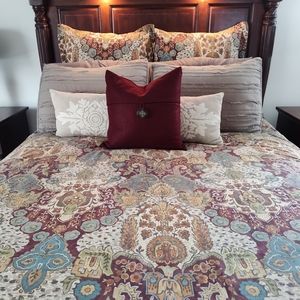 Pottery Barn Queen Size Duvet Cover and (2) Euro Pillow Covers